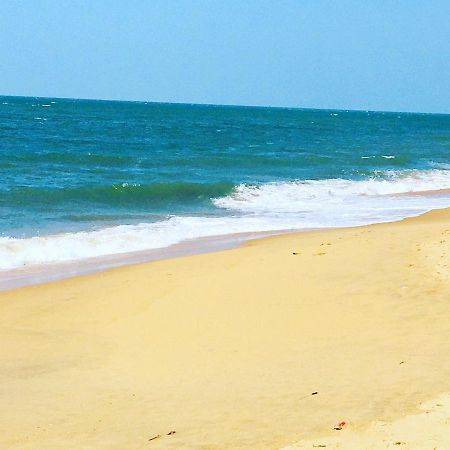 Grace Beach Resort By Travel Corners Негомбо Екстериор снимка